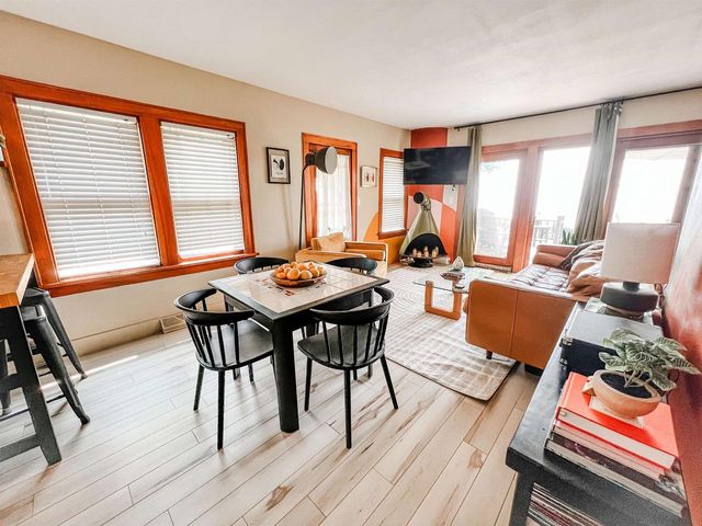 2927 SUNSET POINT LANE, Oshkosh, WI 54904