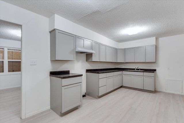 1233 N Lorraine, Wichita, KS 67214