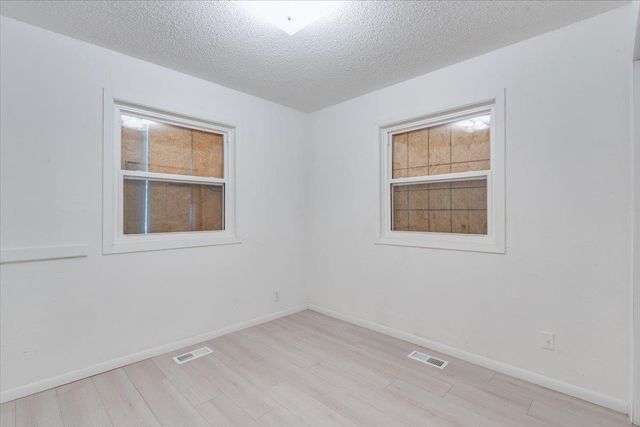 1233 N Lorraine, Wichita, KS 67214