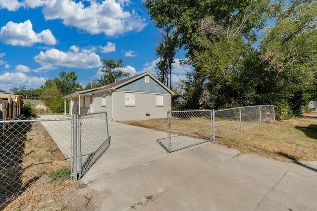 1233 N Lorraine, Wichita, KS 67214