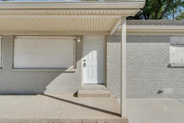 1233 N Lorraine, Wichita, KS 67214