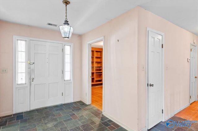 8511 Valley View Drive, Huntsville, AL 35802