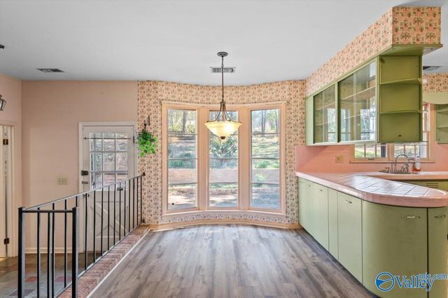 8511 Valley View Drive, Huntsville, AL 35802