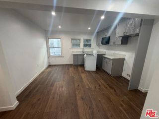 1021 1/4 S Burlington Avenue, Los Angeles, CA 90006