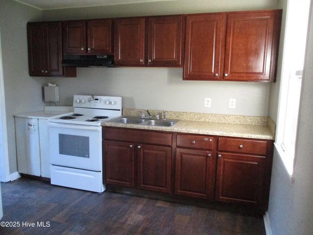 1223 Davis Street, Jacksonville, NC 28540