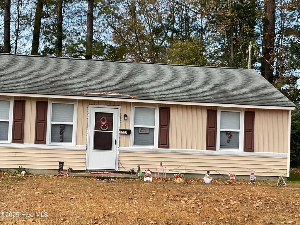 1223 Davis Street, Jacksonville, NC 28540
