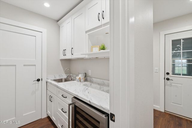 6490 County Rd 5-2, Delta, OH 43515