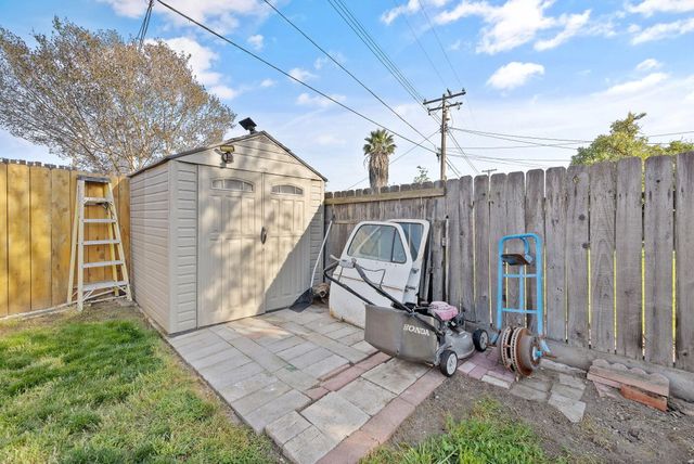 1206 S Church Street, Visalia, CA 93277