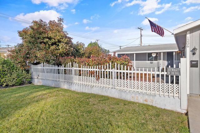 1206 S Church Street, Visalia, CA 93277