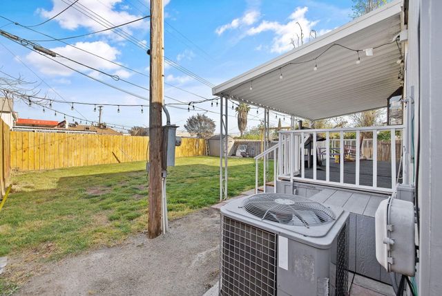 1206 S Church Street, Visalia, CA 93277