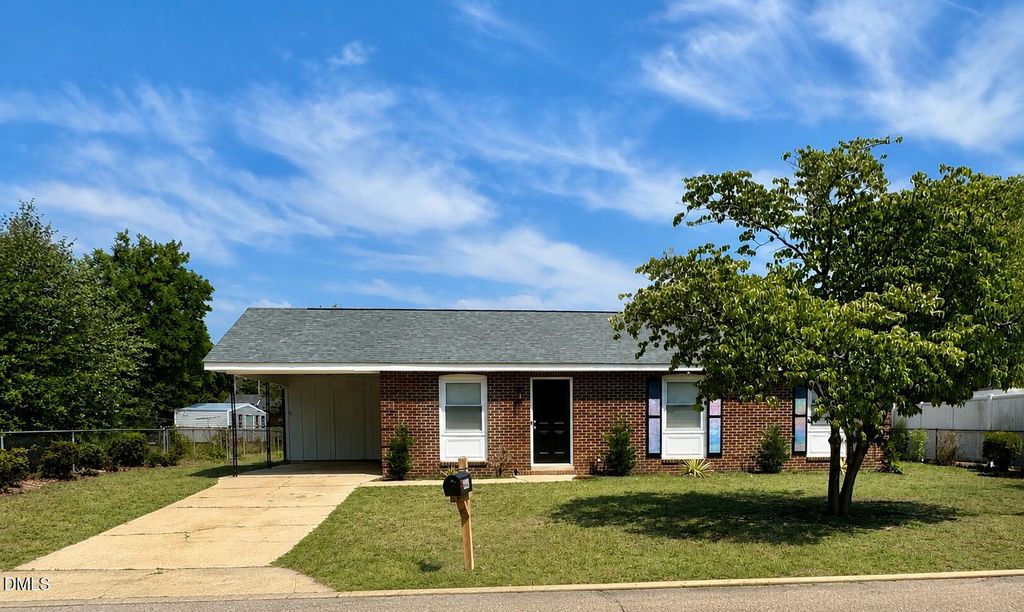 5543 Livingston Drive, Fayetteville, NC 28311