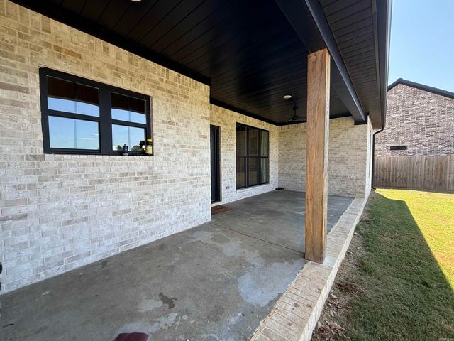 22 River Cliff Drive, Mayflower, AR 72106