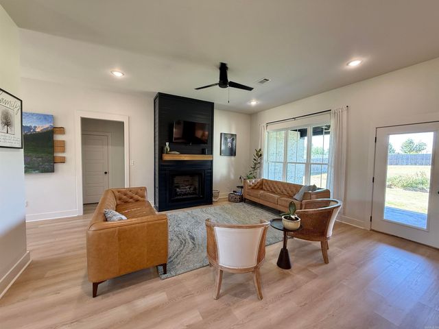 22 River Cliff Drive, Mayflower, AR 72106
