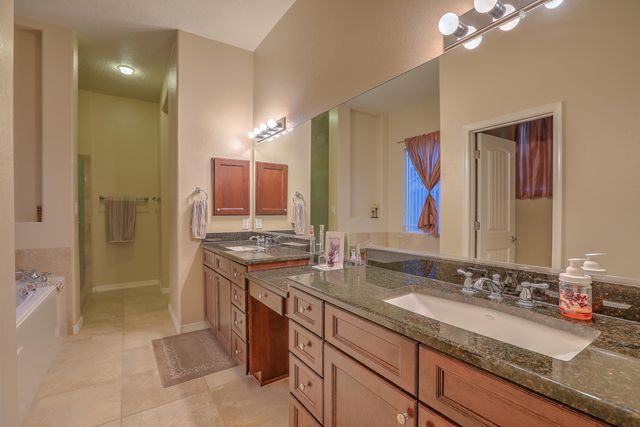 8300 Mesa Top Road NW, Albuquerque, NM 87120