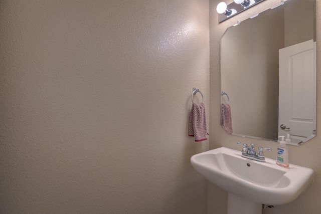 8300 Mesa Top Road NW, Albuquerque, NM 87120