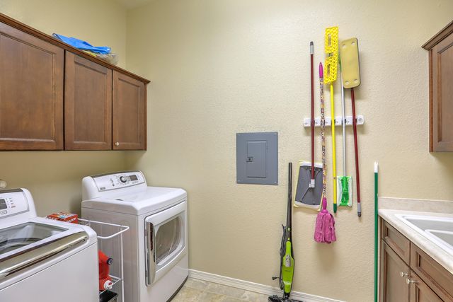 8300 Mesa Top Road NW, Albuquerque, NM 87120