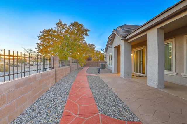 8300 Mesa Top Road NW, Albuquerque, NM 87120