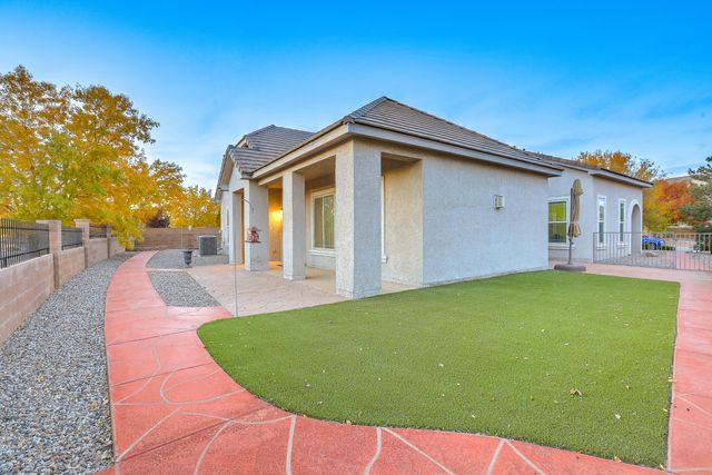 8300 Mesa Top Road NW, Albuquerque, NM 87120