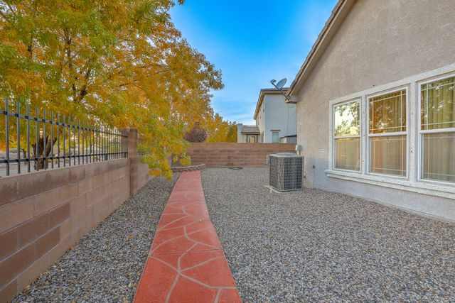 8300 Mesa Top Road NW, Albuquerque, NM 87120
