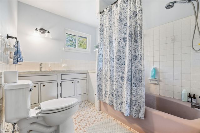 14351 Indian Creek Drive, Middleburg Heights, OH 44130