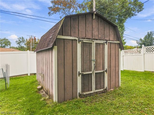 14351 Indian Creek Drive, Middleburg Heights, OH 44130