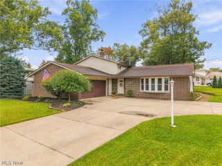 14351 Indian Creek Drive, Middleburg Heights, OH 44130