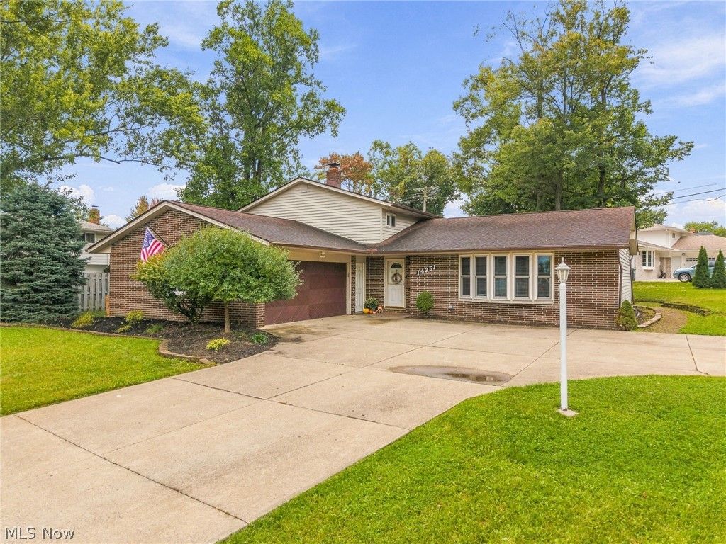 14351 Indian Creek Drive, Middleburg Heights, OH 44130