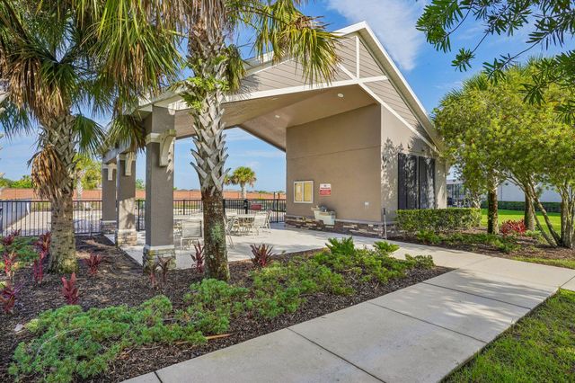 17407 Bella Nova Drive, Orlando, FL 32820