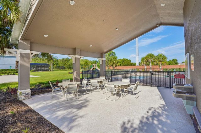 17407 Bella Nova Drive, Orlando, FL 32820