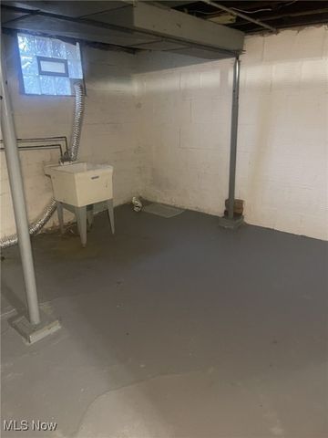 6 S Glenellen Avenue, Youngstown, OH 44509