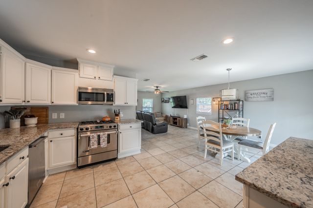 6037 Lindy Lane, Watauga, TX 76148