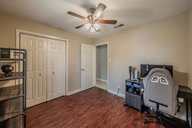 6037 Lindy Lane, Watauga, TX 76148