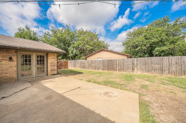 6037 Lindy Lane, Watauga, TX 76148