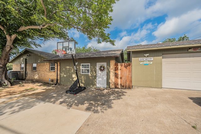 6037 Lindy Lane, Watauga, TX 76148