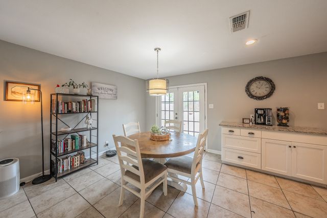 6037 Lindy Lane, Watauga, TX 76148