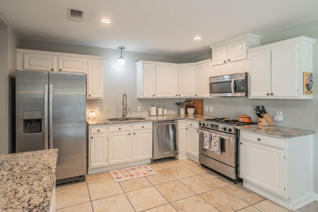6037 Lindy Lane, Watauga, TX 76148
