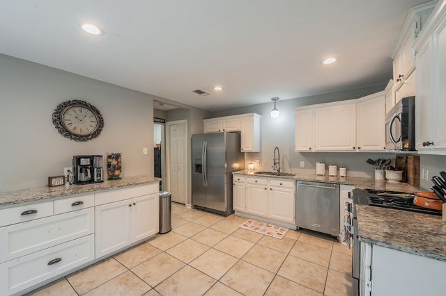 6037 Lindy Lane, Watauga, TX 76148