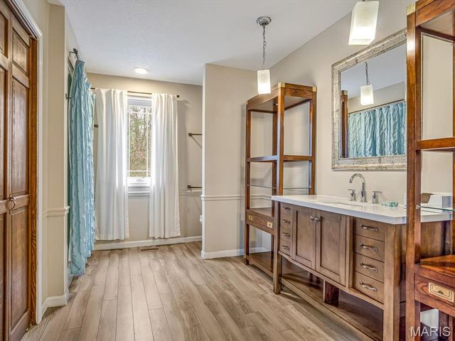 110 Estate Drive, Chester, IL 62233