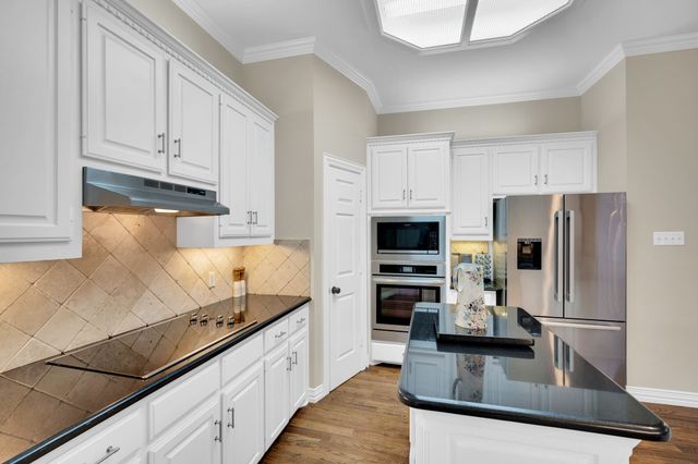 759 Village Green Drive, Desoto, TX 75115