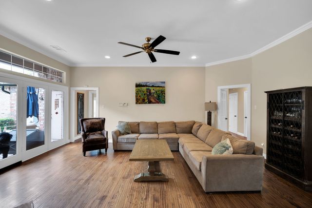 759 Village Green Drive, Desoto, TX 75115