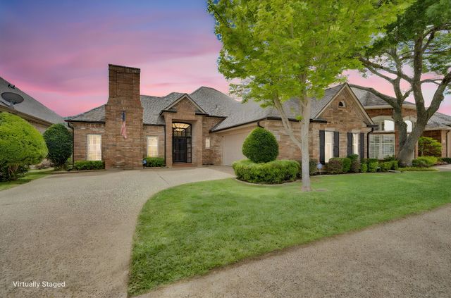 759 Village Green Drive, Desoto, TX 75115