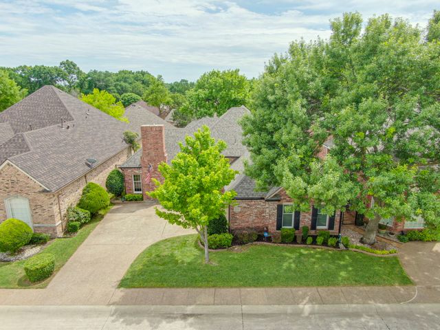 759 Village Green Drive, Desoto, TX 75115