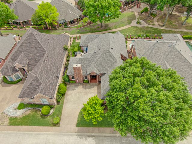 759 Village Green Drive, Desoto, TX 75115