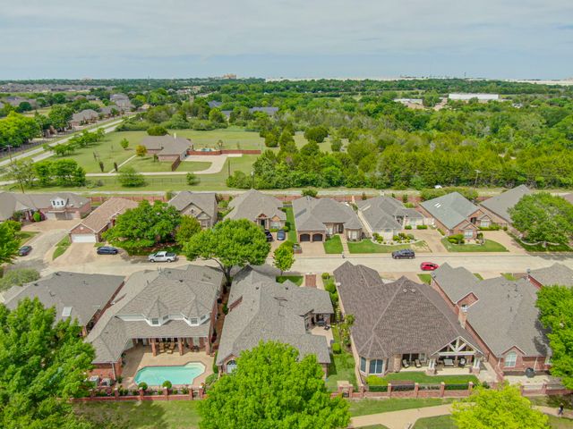 759 Village Green Drive, Desoto, TX 75115