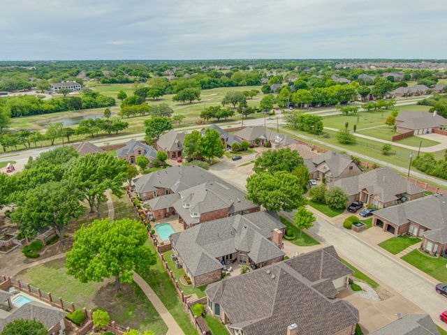 759 Village Green Drive, Desoto, TX 75115