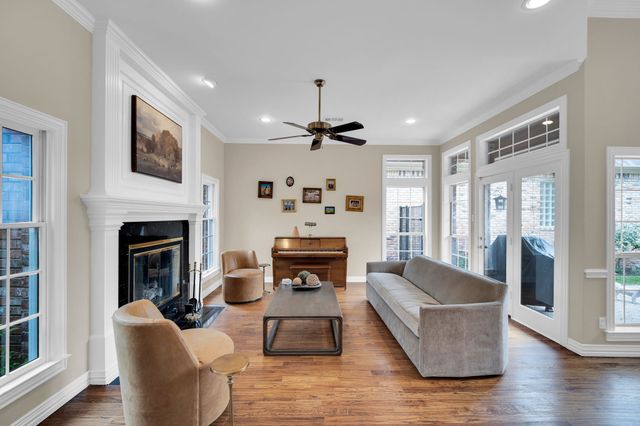 759 Village Green Drive, Desoto, TX 75115