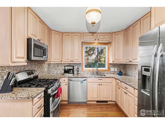 19 Dale Pl, Longmont, CO 80501