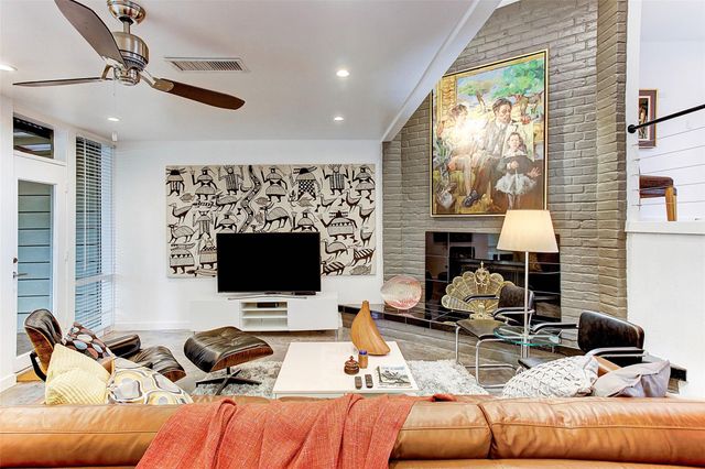 5252 Memorial Drive 5252, Houston, TX 77007