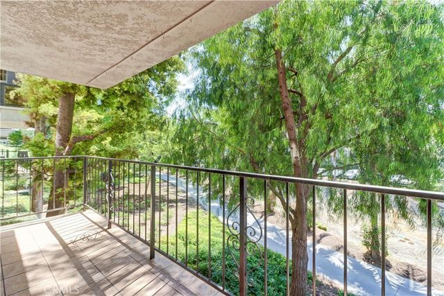 2393 Via Mariposa W 1D, Laguna Woods, CA 92637
