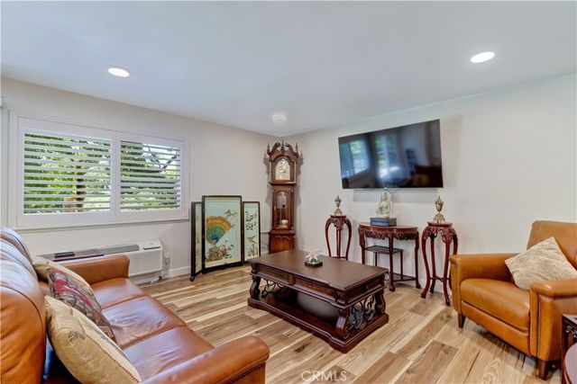 2393 Via Mariposa W 1D, Laguna Woods, CA 92637